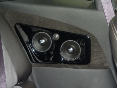 TREO TSX Components in painted inserts in the rear seating area